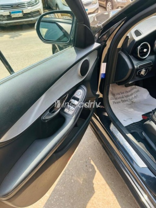 Mercedes C 180 2015 Black Automatic Used for Sale in Cairo - 2