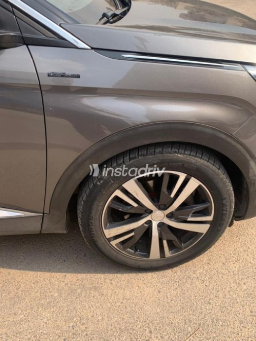 Peugeot 5008 2019 Dark Gray Automatic Used for Sale in Cairo - 4