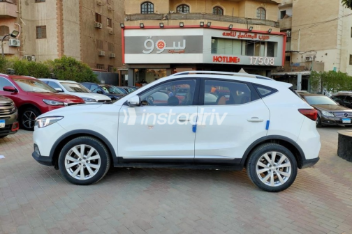 ام جى ZS 2022 أبيض أوتوماتيك مستعملة للبيع في المعادى - 2