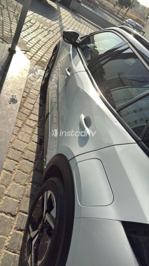 Peugeot 2008 2025 White Automatic Used for Sale in Cairo - 5
