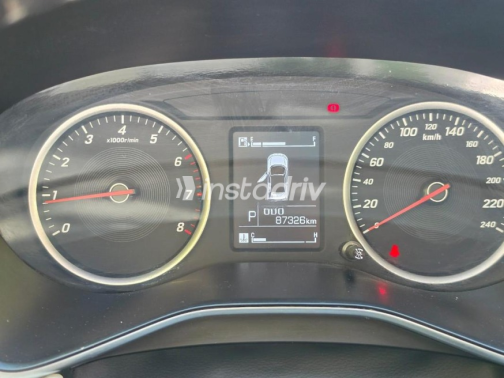 Chevrolet Captiva 2020 White Automatic Used for Sale in Sheikh Zayed City - 6