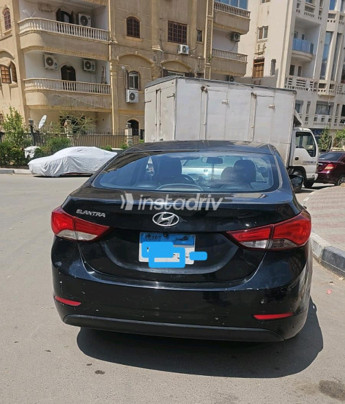 Hyundai Elantra 2016 Black Automatic Used for Sale in Greater Cairo ( Cairo + Giza) - 3