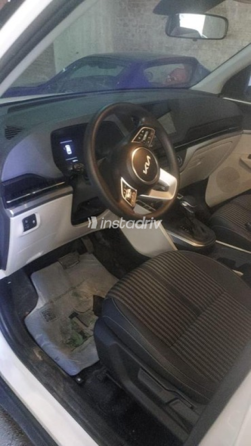 Kia Carens 2024 White Automatic Used for Sale in Greater Cairo ( Cairo + Giza) - 4