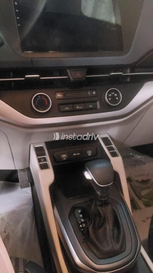 Kia Carens 2024 White Automatic Used for Sale in Greater Cairo ( Cairo + Giza) - 5