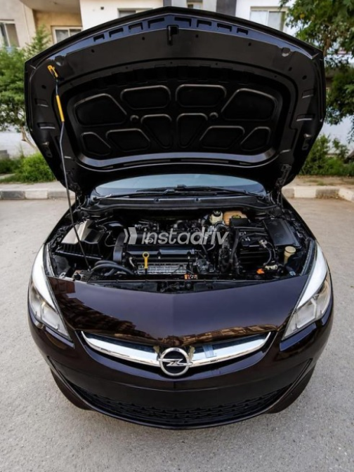 Opel Astra 2016 Black Automatic Used for Sale in Nasr city - 8