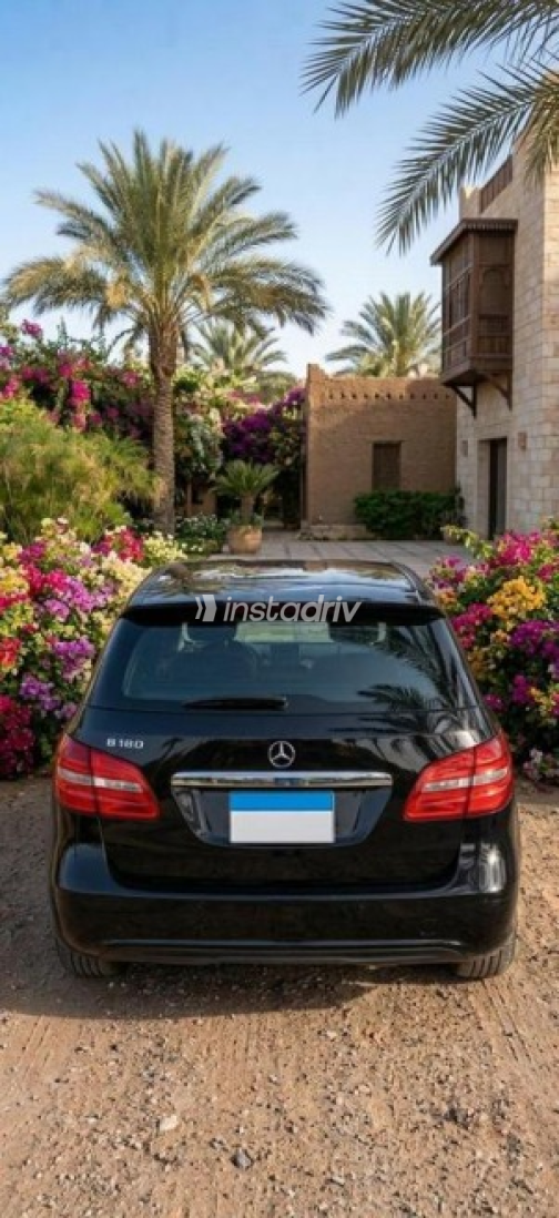 Mercedes B 180 2014 Black Automatic Used for Sale in Cairo - 2