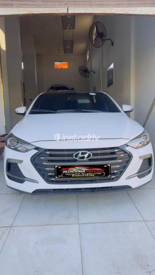 Hyundai Elantra 2017 White Automatic Used for Sale in Greater Cairo ( Cairo + Giza) - 1