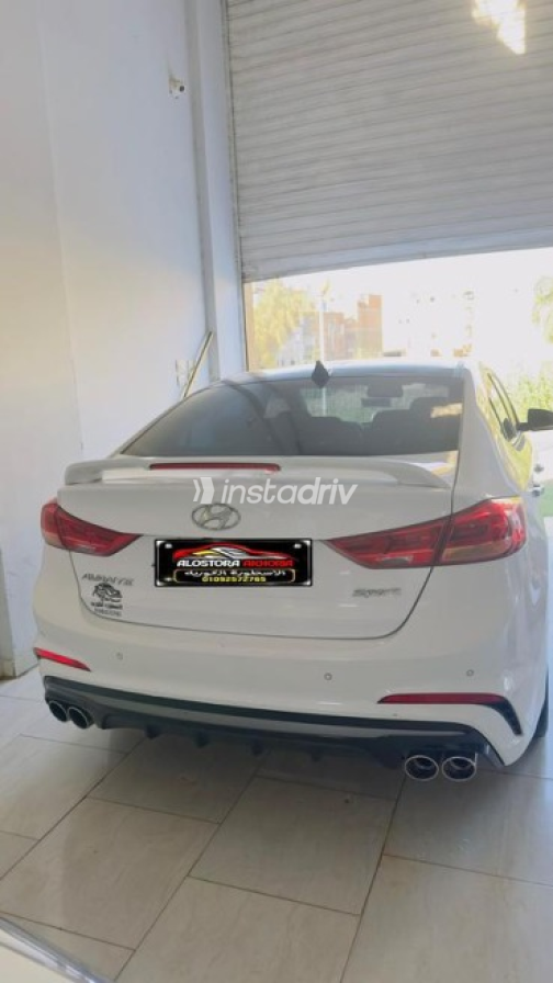 Hyundai Elantra 2017 White Automatic Used for Sale in Greater Cairo ( Cairo + Giza) - 2