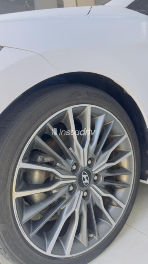 Hyundai Elantra 2017 White Automatic Used for Sale in Greater Cairo ( Cairo + Giza) - 5