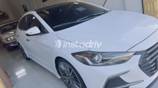 Hyundai Elantra 2017 White Automatic Used for Sale in Greater Cairo ( Cairo + Giza) - 8