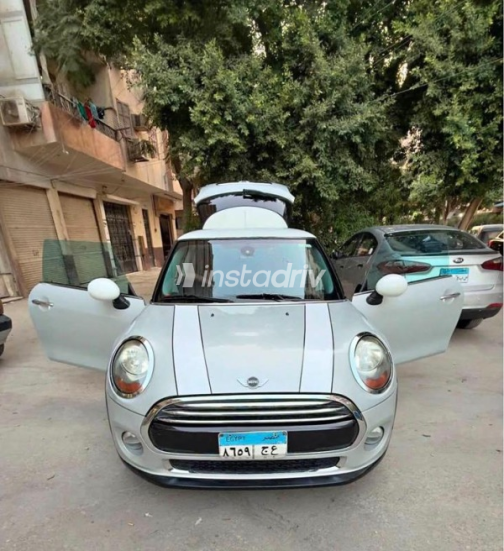 Mini Cooper 2015 Silver Automatic Used for Sale in Maadi - 3