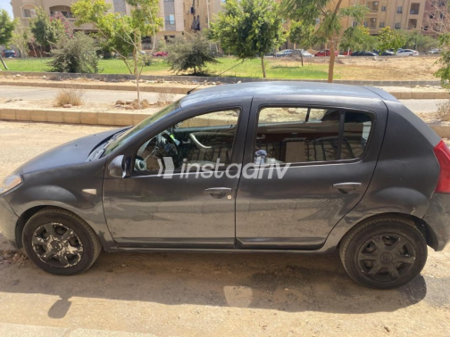 Renault Sandero 2013 Black Automatic Used for Sale in Cairo - 1