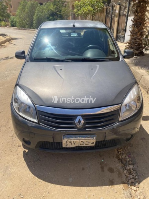 Renault Sandero 2013 Black Automatic Used for Sale in Cairo - 3