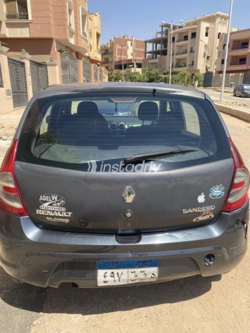 Renault Sandero 2013 Black Automatic Used for Sale in Cairo - 5