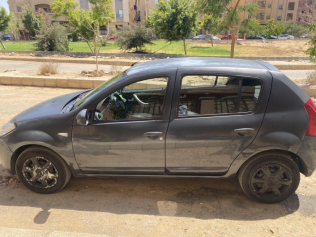 Renault Sandero 2013 Black Automatic Used for Sale in Cairo