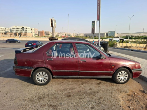 Renault Rainbow 1997 Burgundy Manual Used for Sale in Maadi - 3