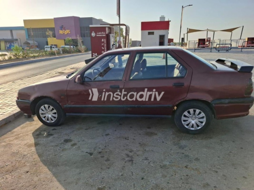 Renault Rainbow 1997 Burgundy Manual Used for Sale in Maadi - 4