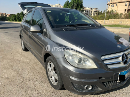 Mercedes B 160 2011 Gray Automatic Used for Sale in Greater Cairo ( Cairo + Giza) - 8