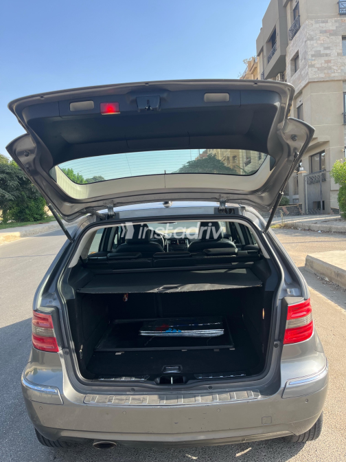 Mercedes B 160 2011 Gray Automatic Used for Sale in Greater Cairo ( Cairo + Giza) - 9