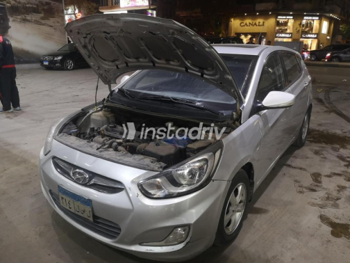 Hyundai Accent RB 2013 Silver Automatic Used for Sale in Cairo - 2