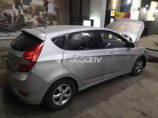 Hyundai Accent RB 2013 Silver Automatic Used for Sale in Cairo - 3