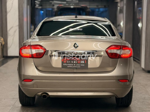 Renault Fluence 2016 Gold Automatic Used for Sale in Cairo - 7