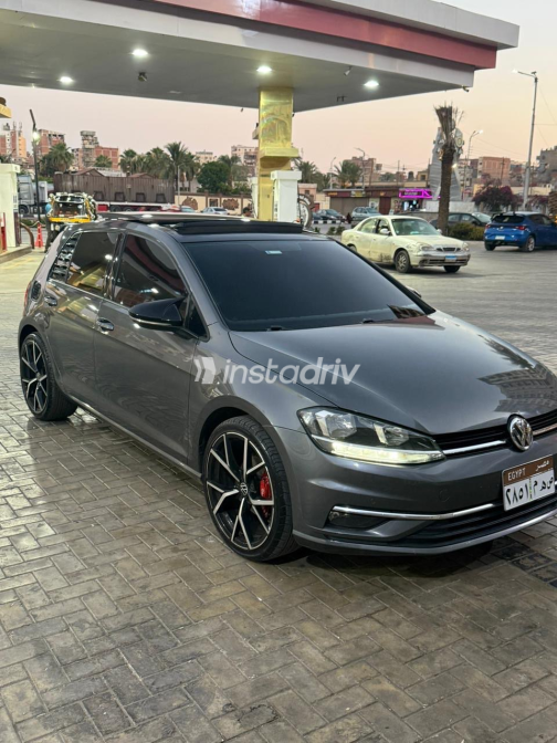 Volkswagen Golf 7 2019 Dark Gray Automatic Used for Sale in Greater Cairo ( Cairo + Giza) - 3