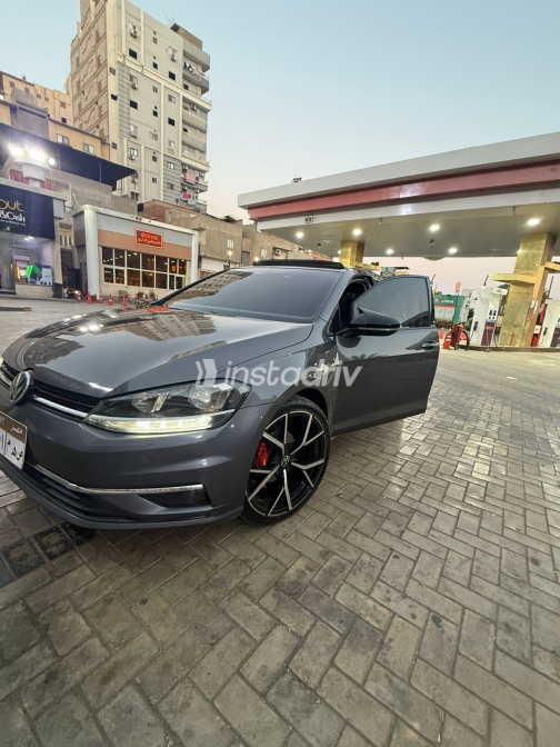 Volkswagen Golf 7 2019 Dark Gray Automatic Used for Sale in Greater Cairo ( Cairo + Giza) - 6