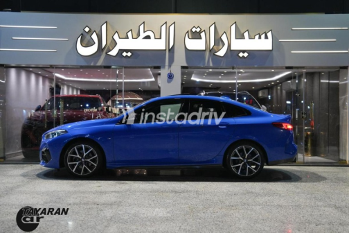 بي ام دبليو 218 i 2023 أزرق غامق أوتوماتيك مستعملة للبيع في مدينة نصر - 5