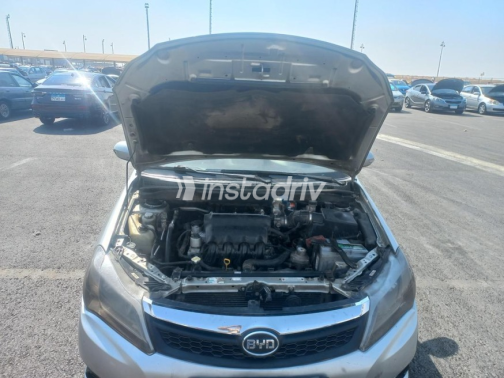 Byd F3 2023 Silver Automatic Used for Sale in Cairo - 5
