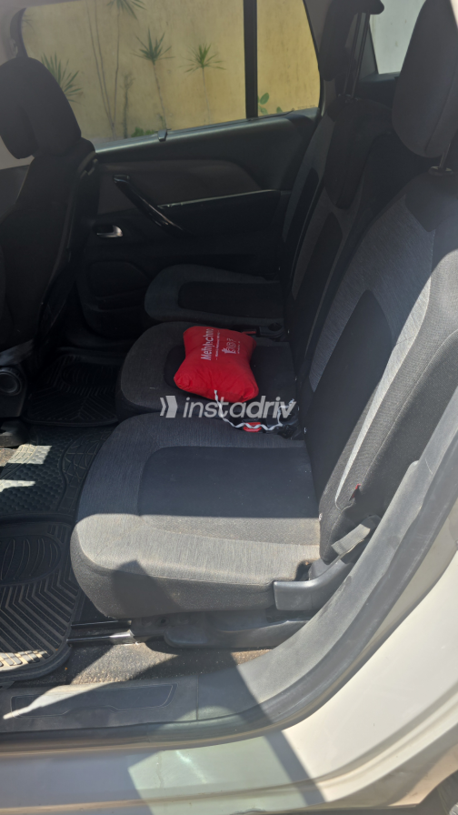 Citroën C4 Grand Picasso 2019 Beige Automatic Used for Sale in Greater Cairo ( Cairo + Giza) - 10