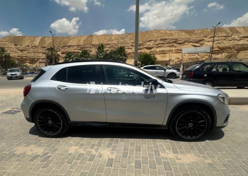 Mercedes GLA 200 2020 Gray Automatic Used for Sale in Greater Cairo ( Cairo + Giza) - 2