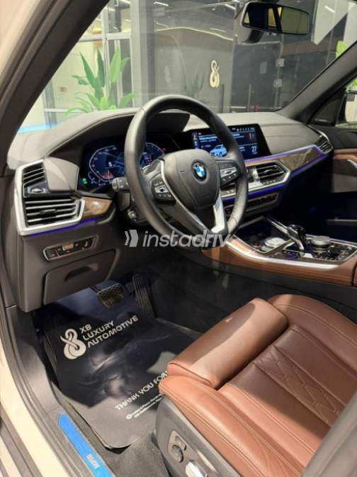 بي ام دبليو X5 M 2023 أبيض أوتوماتيك مستعملة للبيع في القاهرة - 3