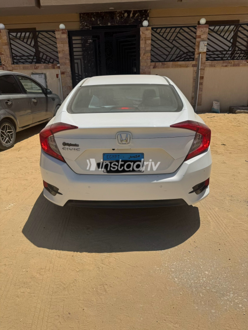 Honda Civic 2017 White Automatic Used for Sale in Greater Cairo ( Cairo + Giza) - 4
