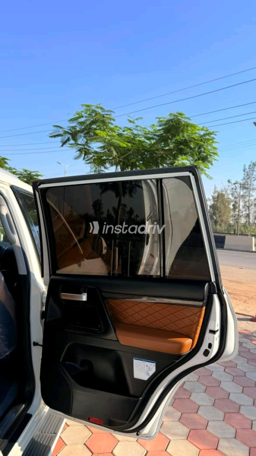 Toyota Land Cruiser 2021 White Automatic Used for Sale in Greater Cairo ( Cairo + Giza) - 3