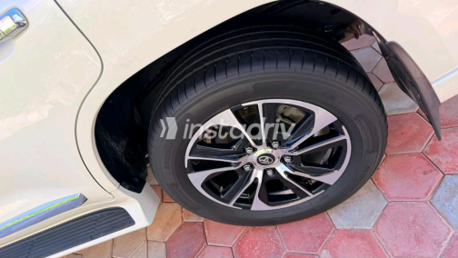 Toyota Land Cruiser 2021 White Automatic Used for Sale in Greater Cairo ( Cairo + Giza) - 5