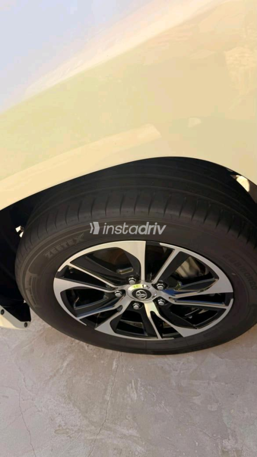 Toyota Land Cruiser 2021 White Automatic Used for Sale in Greater Cairo ( Cairo + Giza) - 6
