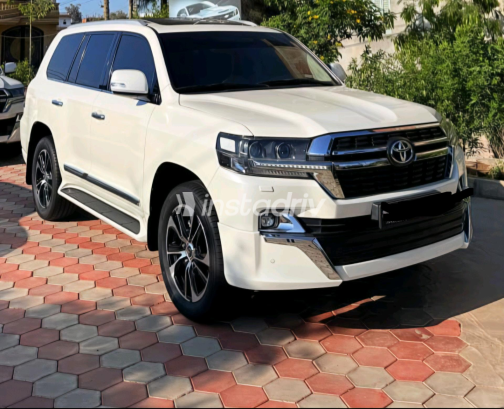 Toyota Land Cruiser 2021 White Automatic Used for Sale in Greater Cairo ( Cairo + Giza) - 9