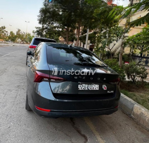 Skoda Octavia A8 2021 Dark Gray Automatic Used for Sale in Cairo - 3