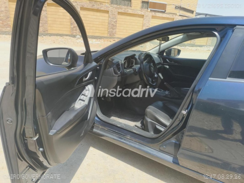 Mazda 3 2017 Dark Blue Automatic Used for Sale in 10th of Ramadan - 7