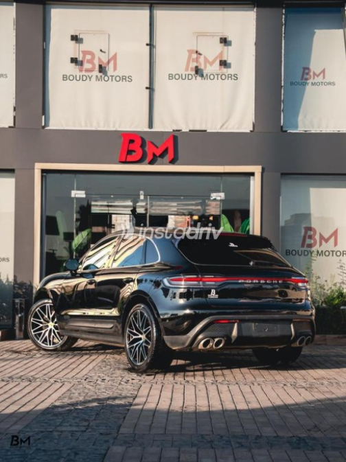 Porsche Macan 2024 Black Automatic Used for Sale in Sheikh Zayed City - 6