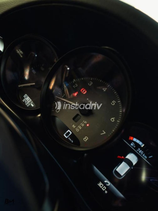 Porsche Macan 2024 Black Automatic Used for Sale in Sheikh Zayed City - 7