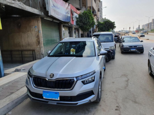سكودا كاميك 2021 فضي أوتوماتيك مستعملة للبيع في المعادى