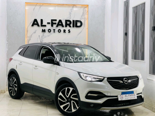Opel Grandland 2018 White Automatic Used for Sale in Greater Cairo ( Cairo + Giza) - 3