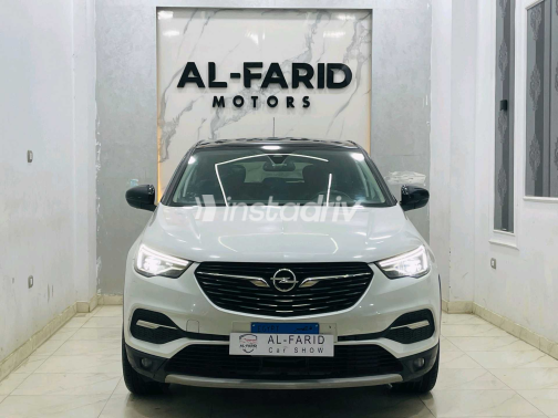 Opel Grandland 2018 White Automatic Used for Sale in Greater Cairo ( Cairo + Giza) - 4