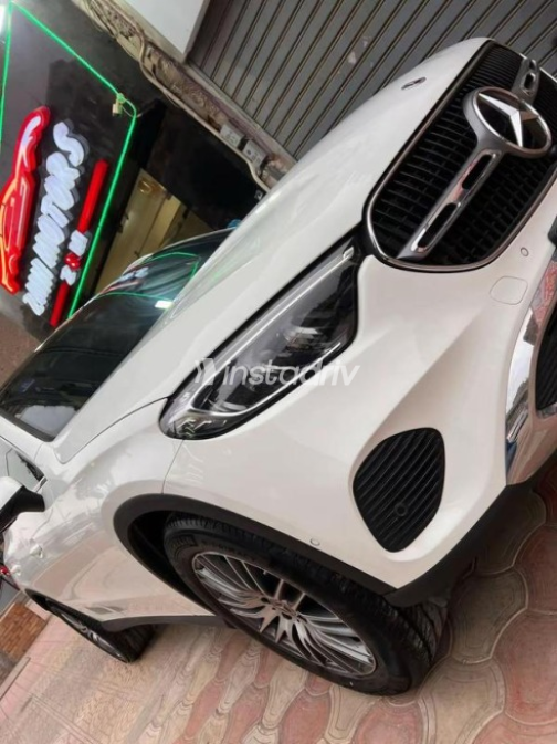 Mercedes GLC 200 2023 White Automatic Used for Sale in Nasr city - 4