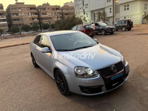 Volkswagen Jetta 2011 Blue Automatic Used for Sale in Heliopolis - 1