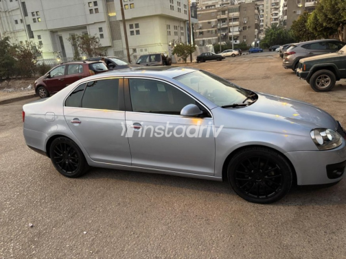 Volkswagen Jetta 2011 Blue Automatic Used for Sale in Heliopolis - 2
