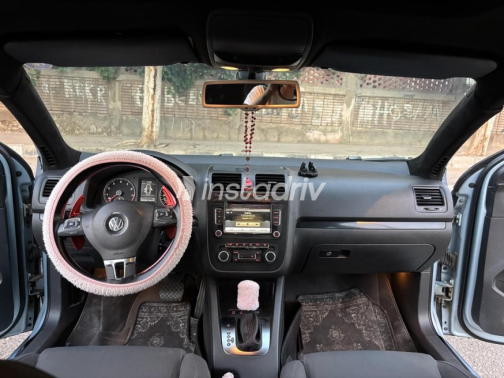 Volkswagen Jetta 2011 Blue Automatic Used for Sale in Heliopolis - 7