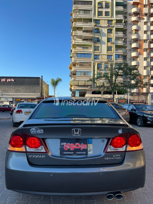 Honda Civic 2010 Gray Automatic Used for Sale in Greater Cairo ( Cairo + Giza) - 1